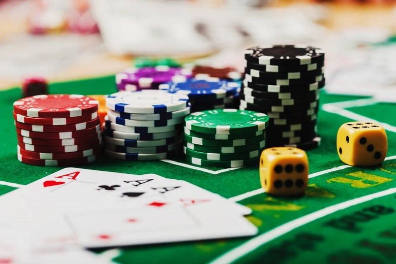 Sự kết hợp giữa api và poker